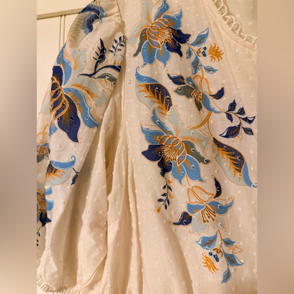 FARM Rio Mystic Blue Lotus Dreamscape Blouse in Off-White size Medium - Picture 5 of 10
